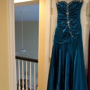 Turquoise blue strapless prom dress